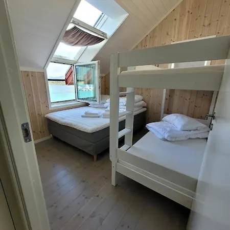 Holiday home Moderne Rorbu I Lofoten Gravdal (Vestvagoy)