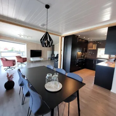 Holiday home Moderne Rorbu I Lofoten *