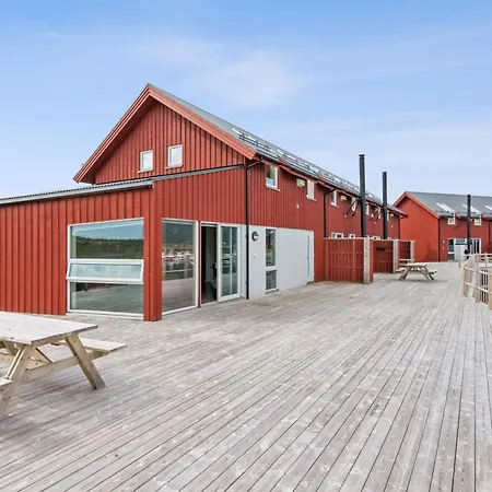 Spectacular Waterfront Fishermans - Rorbu Gravdal (Vestvagoy)