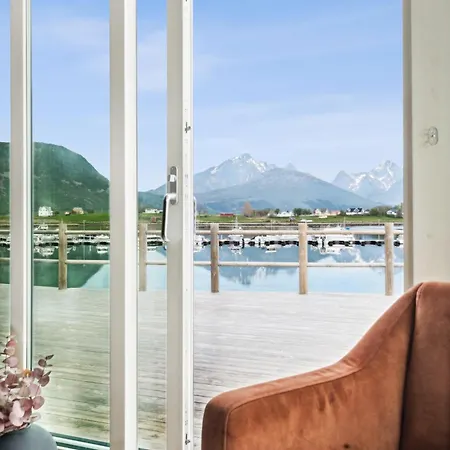 Holiday home Moderne Rorbu I Lofoten *