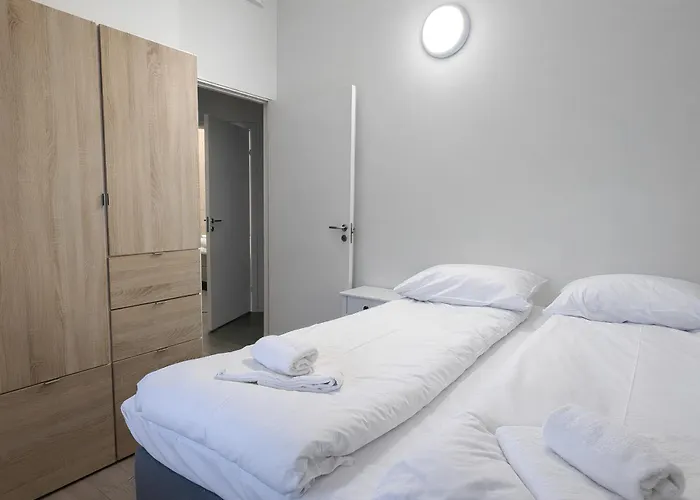 Spectacular Waterfront Fishermans - Rorbu Gravdal