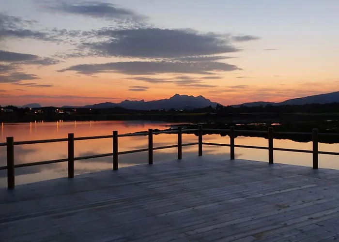 Spectacular Waterfront Fishermans - Rorbu Gravdal (Vestvagoy)